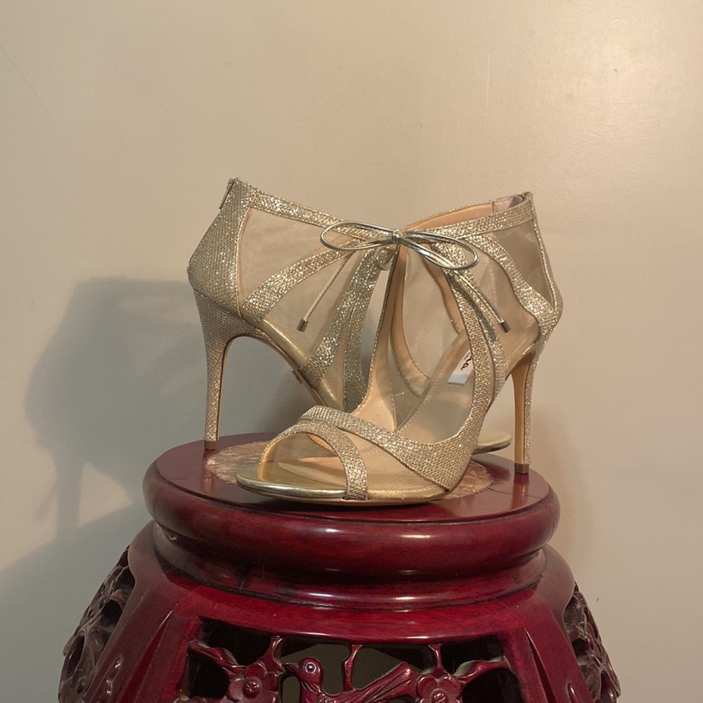 Nina gold sparkle heel 8.5
